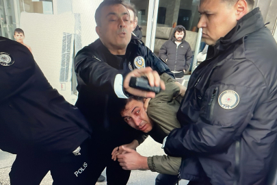 Bozbey'e tahsis edilen koruma polisleri devreye girip saldırıyı önledi