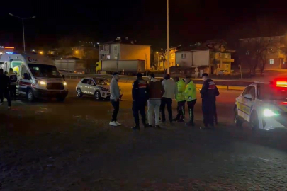 İnegöl'de otomobiller çarpıştı: 1'i çocuk 3 yaralı