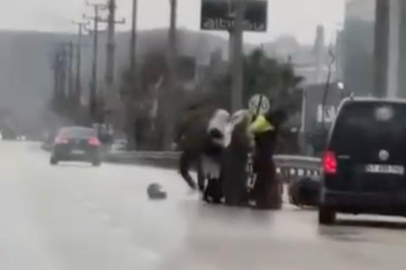 Bursa'da tartıştığı kuryeyi dövdü: O anlar kameraya yansıdı