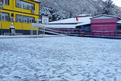Bursa'da kar yağışı eğitimi de etkiledi