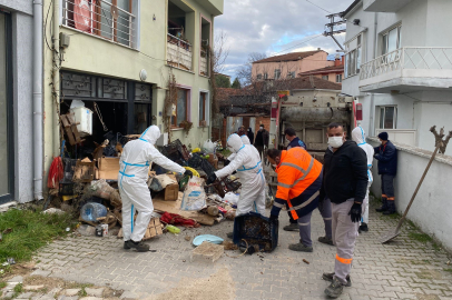 Görükle’de iki katlı çöp evden 9 kamyon çöp çıktı