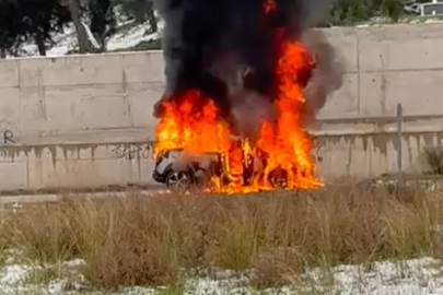 Bursa'da otomobil alev topuna döndü