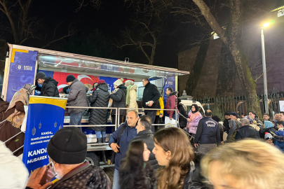 Bursalılar Miraç Kandili'nde Ulu Cami'ye akın etti