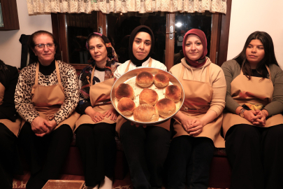 Osmangazi'de kandil akşamında 600 yıllık 'bereket' ekmeği pişirildi