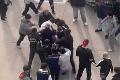 Bursa'da gençler birbirine girdi