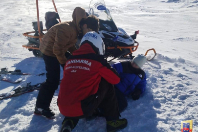 Uludağ'da mahsur kalan vatandaşlara JAK timi müdahale etti