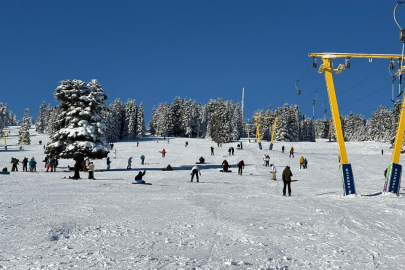 Uludağ'da sömestr ve hafta sonu yoğunluğu birleşti