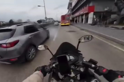 Bursa'da motosikletlinin ölümden döndüğü anlar