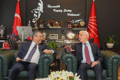 Bursa Büyükşehir Belediye Başkanı Bozbey'den Genel Başkan Özel'e ziyaret