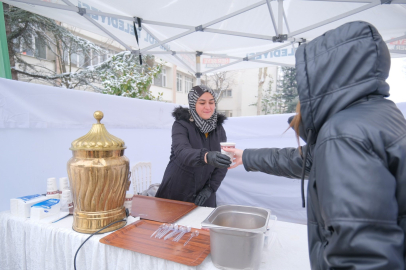 İnegöl Belediyesi'nden öğrencilere ücretsiz çorba ikramı