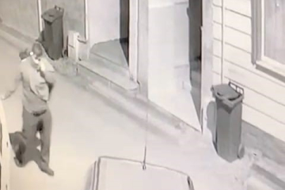 Bursa'da araçlara saldırı güvenlik kamerasına yansıdı