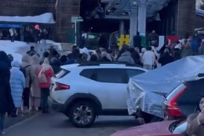 Uludağ'da teleferik kuyruğu metrelerce uzadı