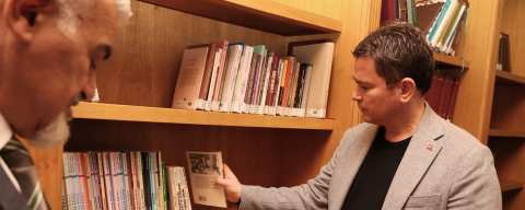 ÇGD Bursa Şubesi Osmangazi’ye Uğur Mumcu Kitaplarını Bağışladı