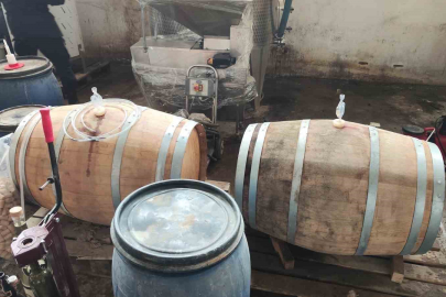 Bursa’da 800 litre kaçak şarap ele geçirildi