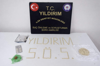 Bursa’da zehir tacirleri böyle yakalandı. Zulalanan uyuşturucuları polis tek tek buldu