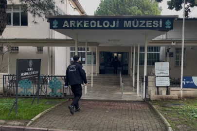 Bursa'da "pes" dedirten olay: Piknikte bulduğu top mermisini 10 gün evinde saklayıp müzeye getirdi