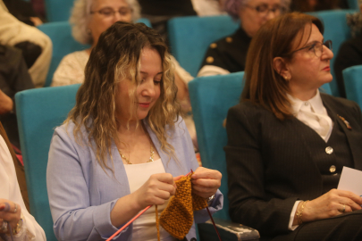 Bursa'da kadınlardan huzurevine ilmek ilmek sevgi