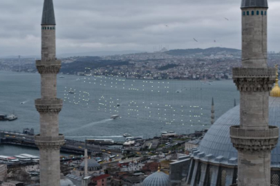 Ramazan-ı Şerif’in müjdecisi mahyalar İstanbul’u süslemeye başladı
