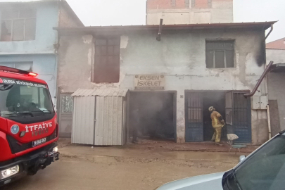 Mobilya imalathanesinde yangın