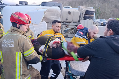 Kontrolden çıkan beton tankeri devrildi : Sürücü ağır yaralı