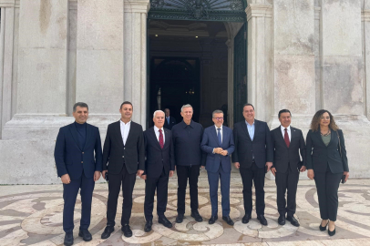 Başkan Bozbey Avrupa'da tarihi kent modelini inceledi