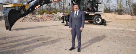 YENİŞEHİR’DE OKUL KARŞISINDAKİ METRUK BİNA YIKILDI