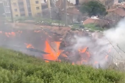 Bursa'da alev alev yanan ev kullanılmaz hale geldi