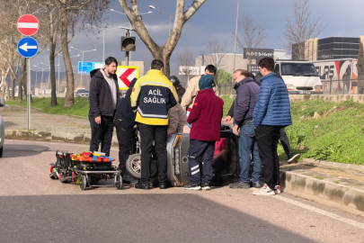 Devrilen triportörde annesi yaralanan çocuk gözyaşlarını tutamadı
