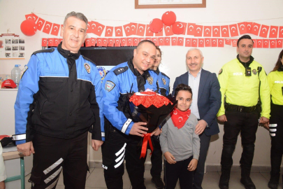 Bursa'da polislerden ilkokul öğrencilerine güvenlik eğitimi