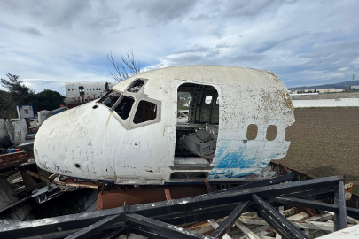 Bursa'da hurdacıdaki Boeing 747 uçak görenleri şaşkına çeviriyor