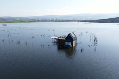 Bungalovlar, göl evi oldu