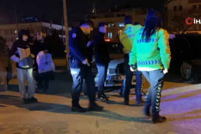 Babası kaputun üstünde oturup polise direndi…