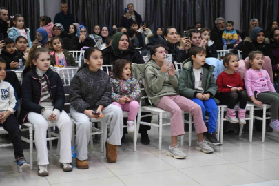 Ovaakça karagöz ve sihirbazlık gösterisiyle şenlendi