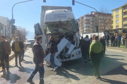 Bursa’da zincirleme kaza: 5 yaralı
