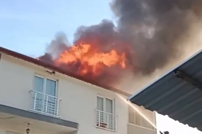 Evin çatısı küle döndü