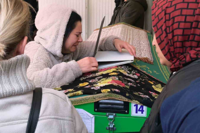 Küçük Öykü, gözyaşları arasında toprağa verildi