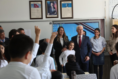 Arkadaşlarına söz verdi, Başkan Bozbey'i sınıfa getirdi