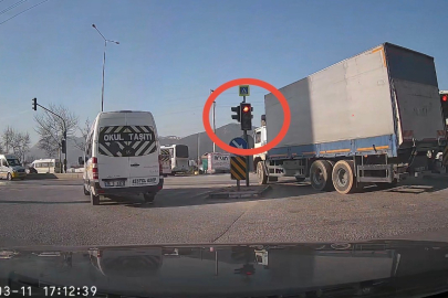 Bursa'da sürücüler kırmızı ışıkta durmadı