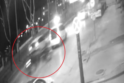 Bursa'daki feci kaza kameraya yansıdı... İkiye bölünen araçtan kurtuldu
