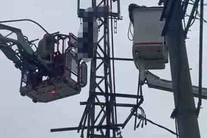 Hırsızlık için çıktığı elektrik direği sonu oldu
