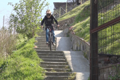 Adrenalin dolu anlar kask kamerasında...Bursalı genç Dünya Şampiyonası'na hazırlanıyor