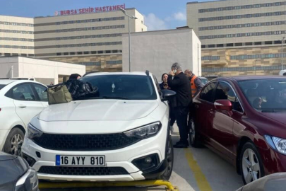 Otoparkta panik dolu anlar... Araçta kilitli kalan çocuk cam kırılarak kurtarıldı