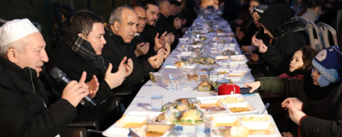 Başkan Aydın Ramazan Sofrasında Osmangazililerle Buluştu