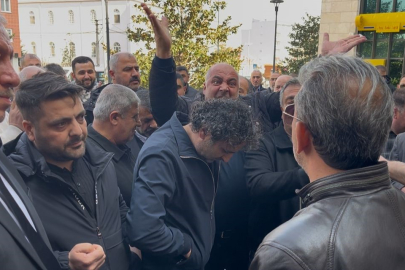 Bursa'da halk otobüsü esnafı belediye önünde toplandı