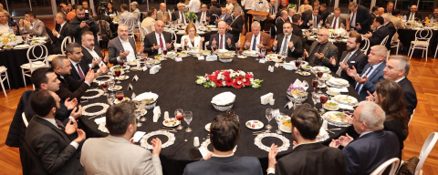 Bursa'da özlenen tablo...Mecliste su için tartıştılar, iftarda aynı sofrada buluştular