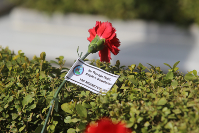 Bursa protokolünden Pınarbaşı Şehitliği'ne anlamlı ziyaret