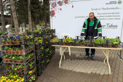 İnegöl’de bayram öncesi mezarlıklar çiçek bahçesine büründü