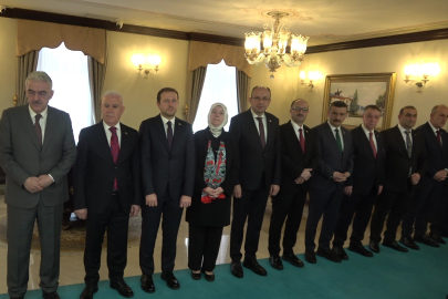 Bursa protokolü bayramlaşmak için bir araya geldi