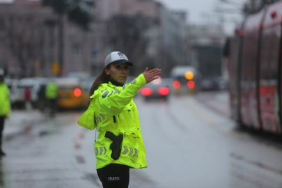 Bursalılar bayram namazında Ulu Cami'ye akın etti