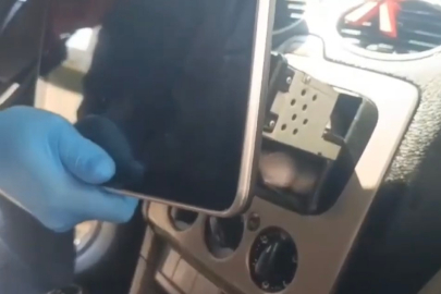 Bursa'da film gibi operasyon, Islak mendilden, aracın zulasına… Hepsi tek tek çıktı